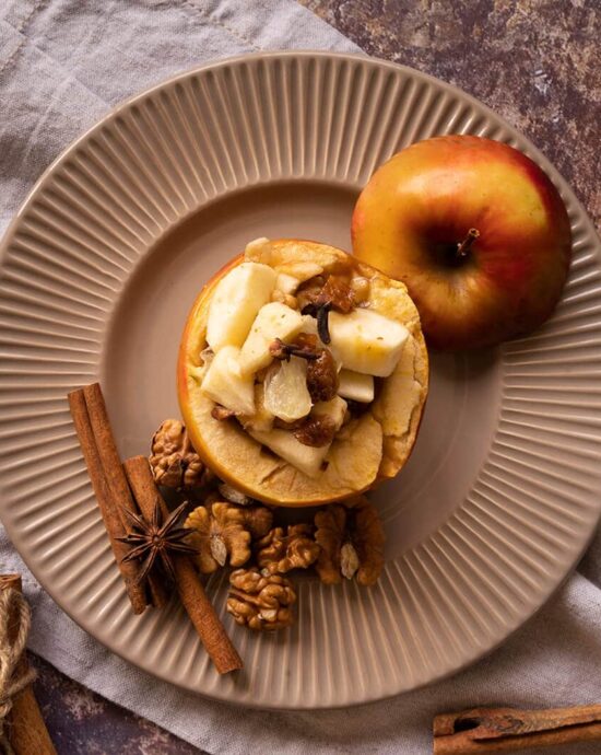 Apple Crumble with Cinnamon Oat Topping 1 JOXIQ recipe 20 JOXIQ