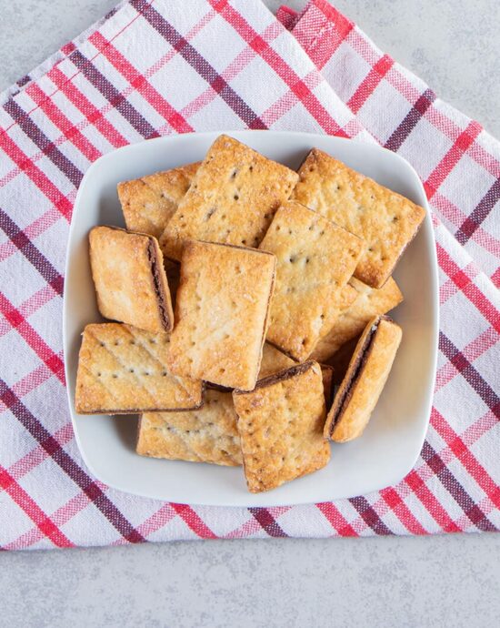 Cheddar Biscuits with Fresh Chives 1 JOXIQ recipe 60 JOXIQ