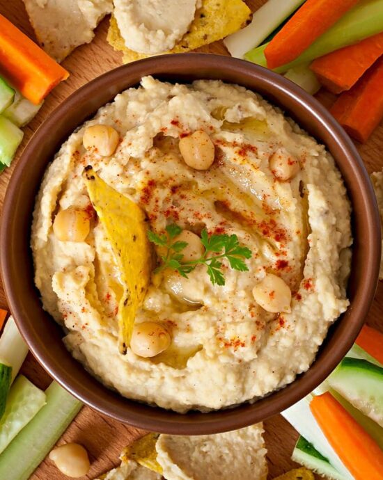 Red Pepper Hummus with Crispy Pita Chips 1 JOXIQ recipe 61 JOXIQ